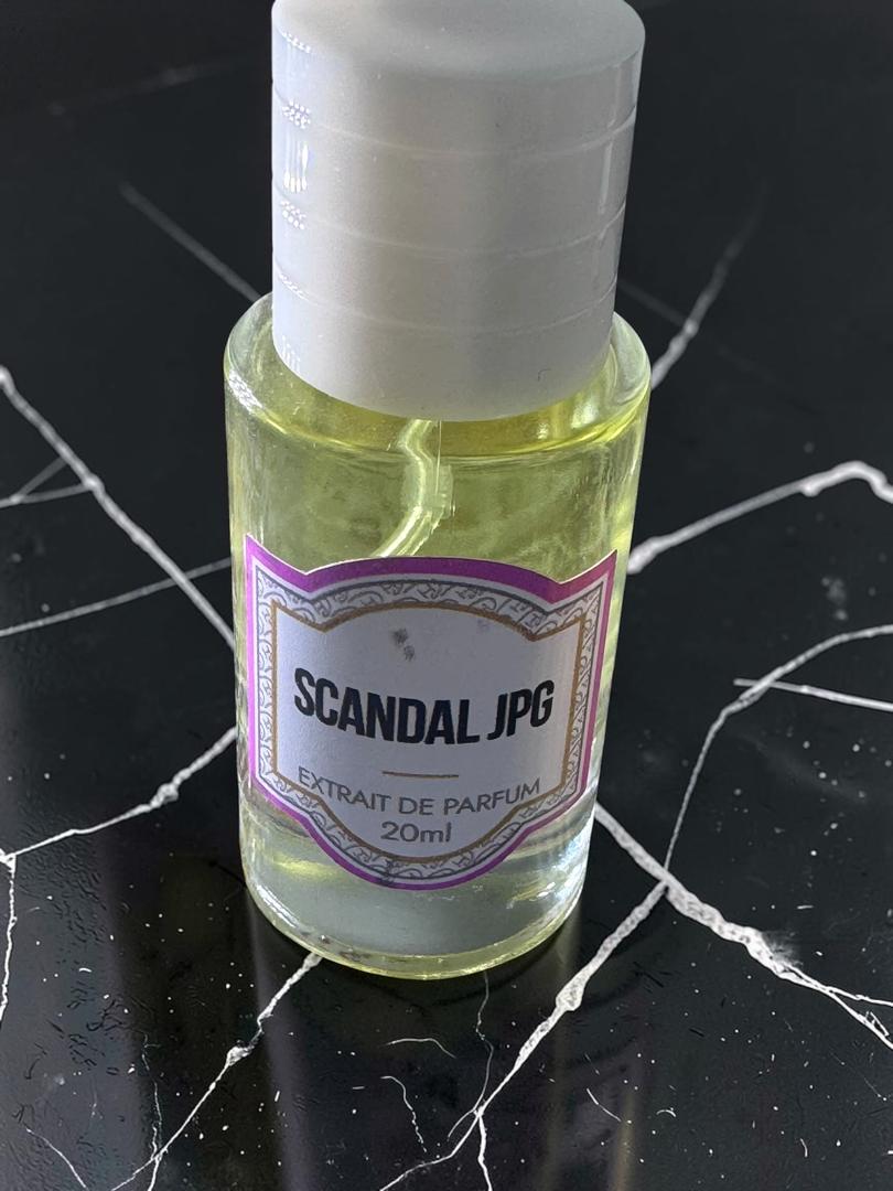 Pack extrait de parfum 4+1 offert
